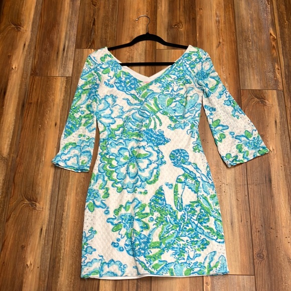 Lilly Pulitzer Dresses & Skirts - Lilly Pulitzer Vibrant Patterned Dress